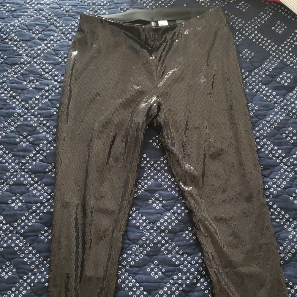 Fun sequin black leggings! 🖤🖤